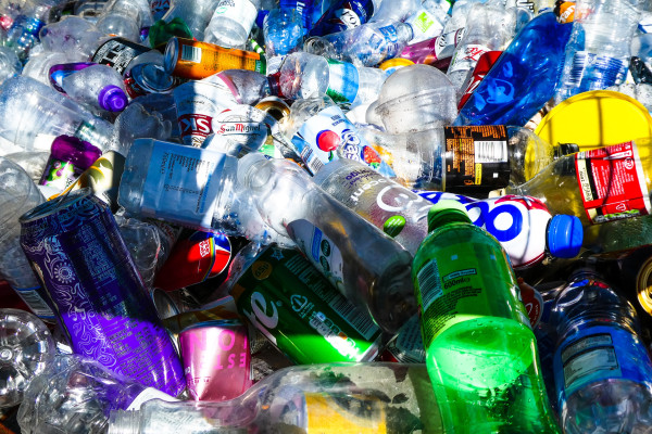 Ξεκινά ο 3ος γύρος παγκόσμιων διαπραγματεύσεων για τη μόλυνση από τα πλαστικά