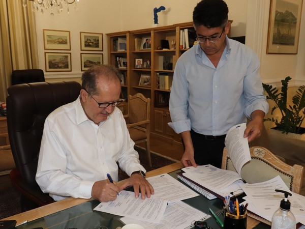 Υπογραφή σύμβασης μεταξύ της Περιφέρειας Πελοποννήσου και της Enviroplan Μελετητική για τη σύνταξη φακέλου χρηματοδότησης της ΣΔΙΤ για την διαχείριση των απορριμμάτων
