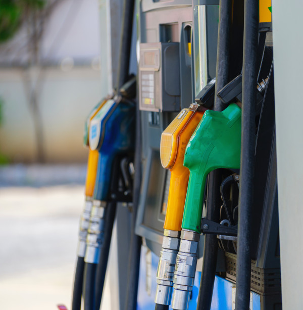 Έρευνα του iMEdDLab: Η τιμή της βενζίνης στην Ελλάδα τα τελευταία πέντε χρόνια