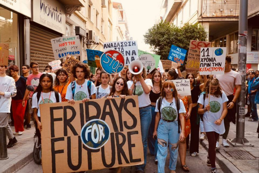 Μαθητική πορεία στο Σύνταγμα για την κλιματική αλλαγή