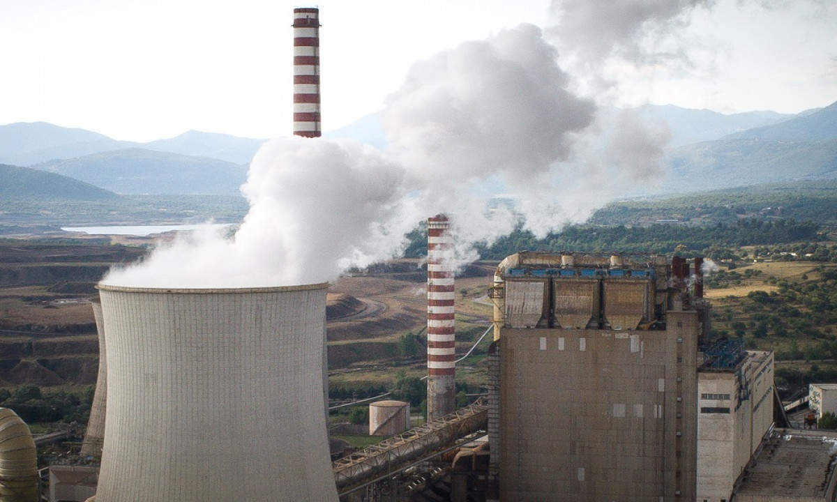 Κλιματικός Νόμος: Μείωση στις εκπομπές CO2 κατά 30% από τις επιχειρήσεις έως το 2030