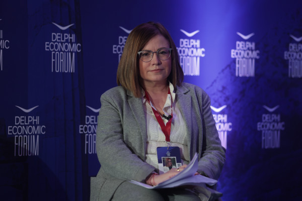 Μαρία Σπυράκη προς Τίμερμανς: Δεν μπορούμε να συνεχίσουμε να τιμολογούμε το ηλεκτρικό ρεύμα με βάσει το φυσικό αέριο