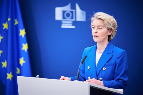 Φον Ντερ Λάιεν: Εποικοδομητικές διαπραγματεύσεις με τις ΗΠΑ, για αποφυγή απρόσκοπτων και επωφελών εμπορικών συναλλαγών