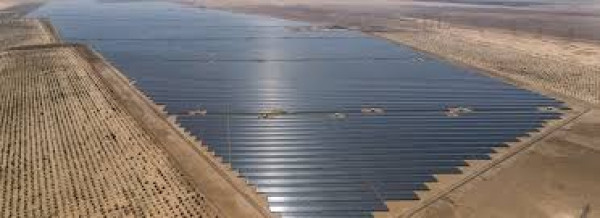 Εξασφαλίστηκε χρηματοδότηση για μεγάλο ηλιακό έργο 900 MW στα ΗΑΕ