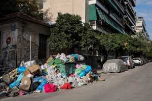 Θεσσαλονίκη: Απομακρύνονται οι κάδοι απορριμμάτων από την περιοχή του ιστορικού κέντρου