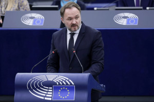 Νταν Γιόργκενσεν: Τέλος στα ρωσικά καύσιμα έως το 2027 – Προτεραιότητα της ΕΕ η επιτάχυνση των ΑΠΕ