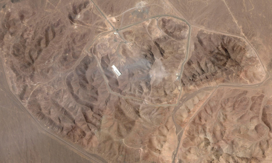 ΗΠΑ και Ισραήλ επιτέθηκαν στην περιοχή του πυρηνικού εργοστασίου του Μπουσέρ