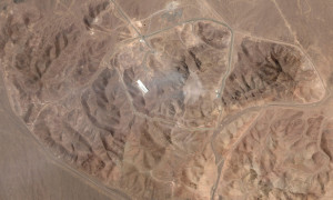 ΗΠΑ και Ισραήλ επιτέθηκαν στην περιοχή του πυρηνικού εργοστασίου του Μπουσέρ