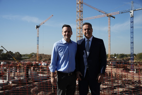 Χάρης Δούκας και Σταύρος Παπασταύρου στο εργοτάξιο του Βοτανικού: Το όνειρο παίρνει σάρκα και οστά