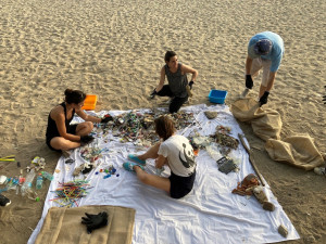 Υιοθέτησε μια παραλία: Μεσογειακές χώρες ενώνουν δυνάμεις για την αντιμετώπιση της παράκτιας ρύπανσης
