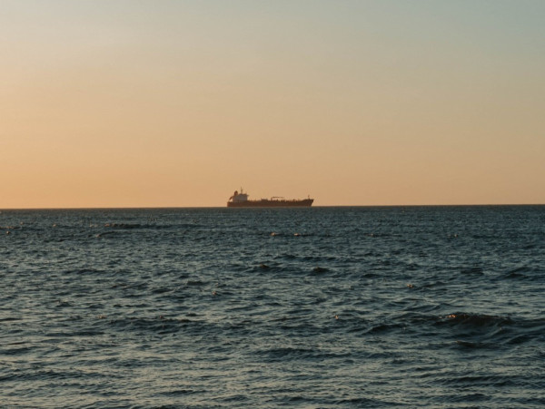 Εκατοντάδες τα δεξαμενόπλοια που μεταφέρουν παράνομα πετρέλαιο από τη Ρωσία, το Ιράν και τη Βενεζουέλα