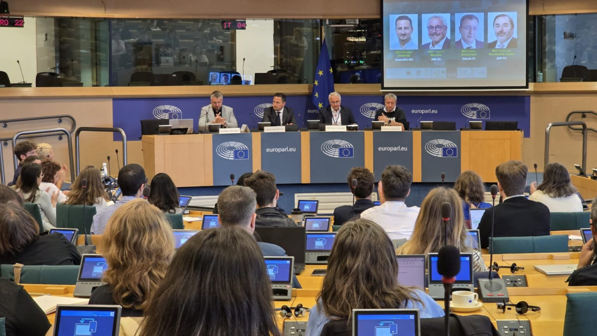 Γ. Μανιάτης: Απάντηση στην ενεργειακή κρίση: Δίκαιη, Δημοκρατική κι Ευρωπαϊκή
