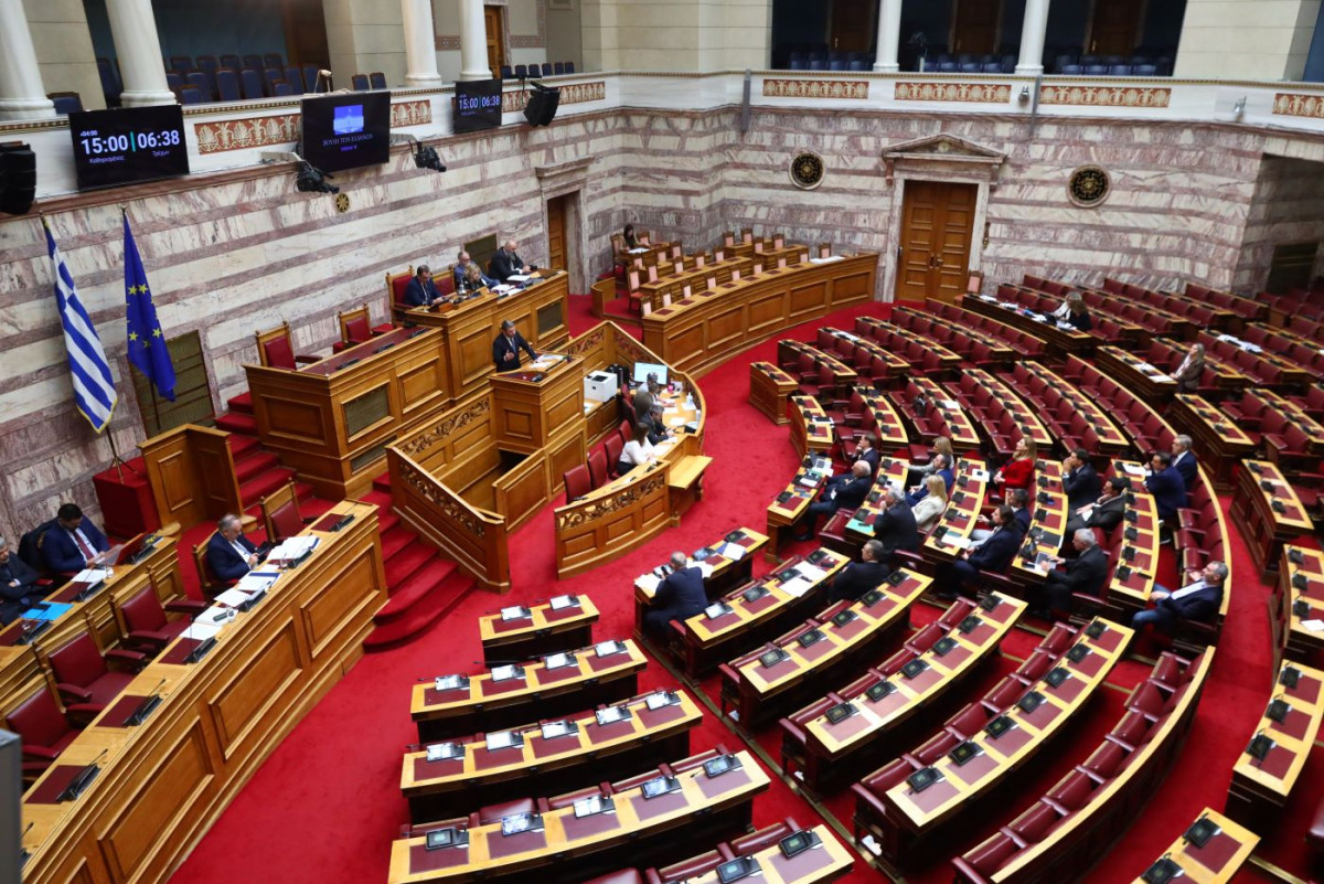 Στην ολομέλεια της Βουλής το πλαίσιο για τη δέσμευση, χρήση, μεταφορά και αποθήκευση διοξειδίου του άνθρακα