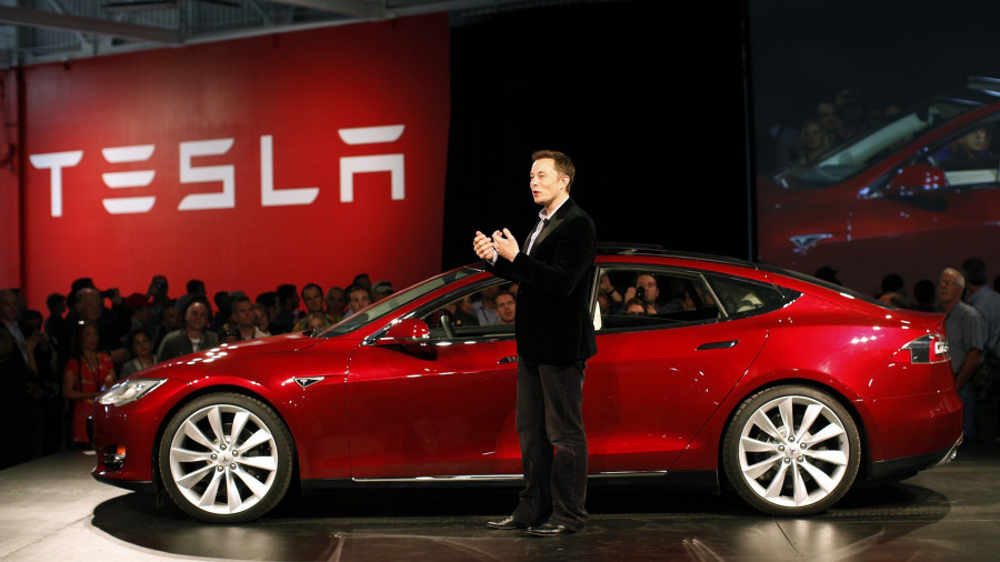 Tesla: Μείωση της χρηματιστηριακής της αξίας ύστερα από την υπόσχεση ότι η φθηνότερη μπαταρία απέχει 3 χρόνια