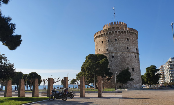 Στα μπλε ο Λευκός Πύργος για την Παγκόσμια Ημέρα Ωκεανών