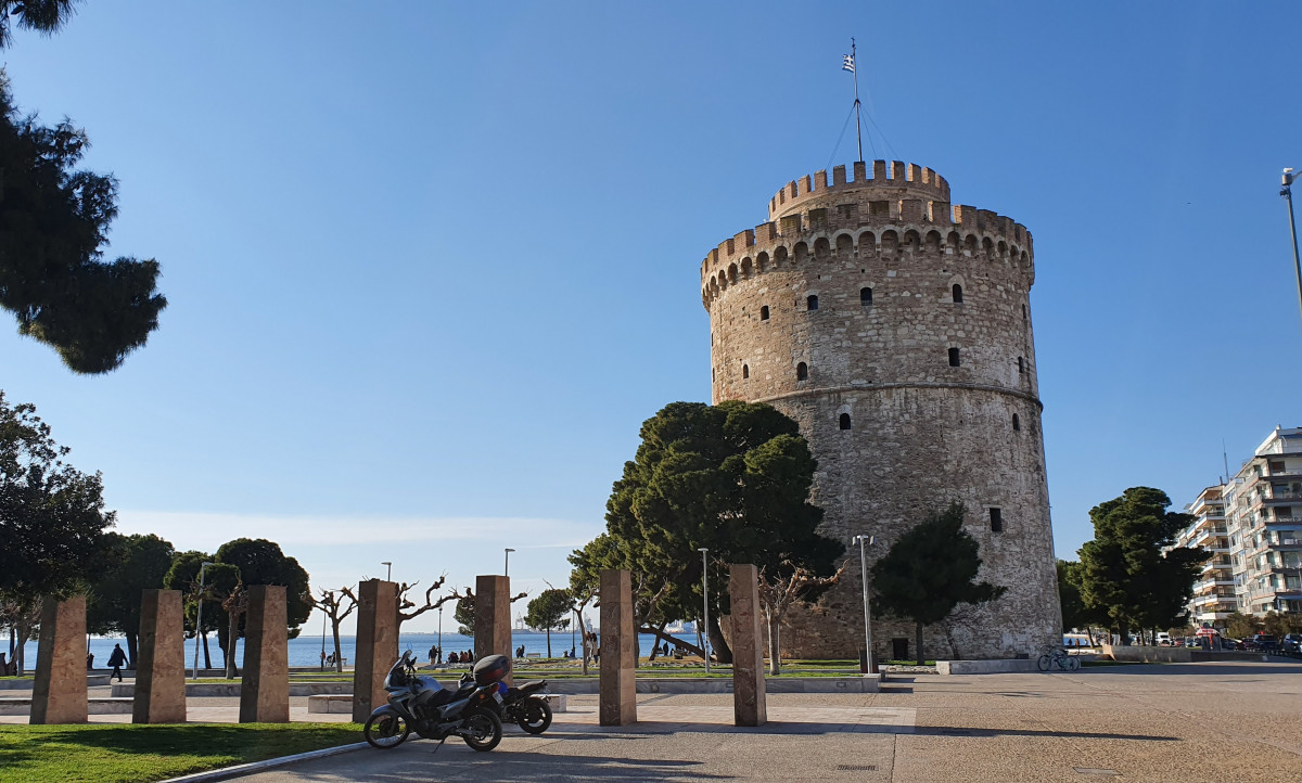 Στα μπλε ο Λευκός Πύργος για την Παγκόσμια Ημέρα Ωκεανών