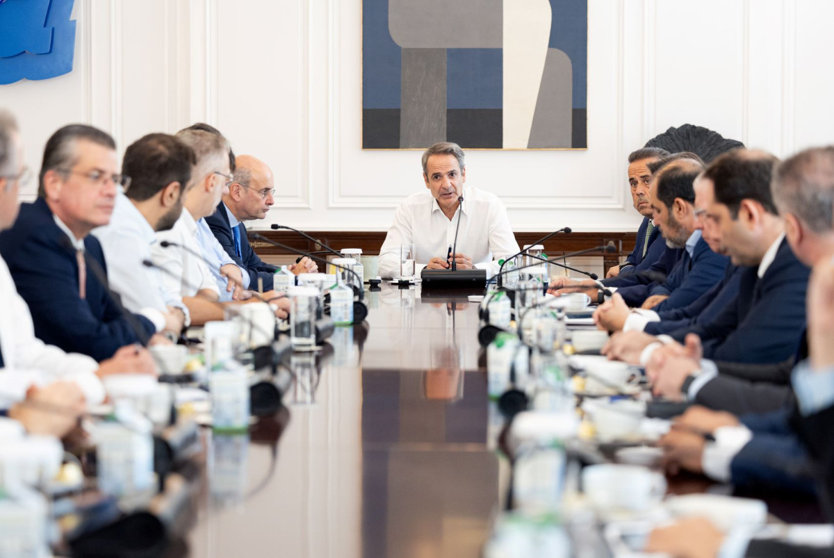 Διυπουργική σύσκεψη: Οι άμεσες ενέργειες για τη στήριξη των πληγέντων στις πυρόπληκες περιοχές της Δυτικής Αττικής