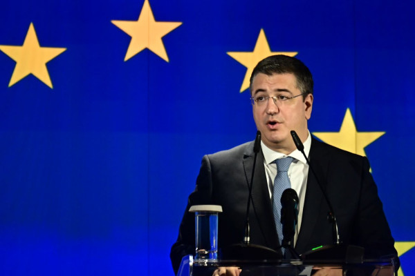 Απ. Τζιτζικώστας: Η κρίση στη Μ. Ανατολή και ο αποκλεισμός του Στενού του Ορμούζ έχουν αυξήσει το κόστος των καυσίμων