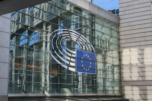 Η ΕΕ τάσσεται υπέρ της ορθής διαχείρισης των χημικών ουσιών και των αποβλήτων