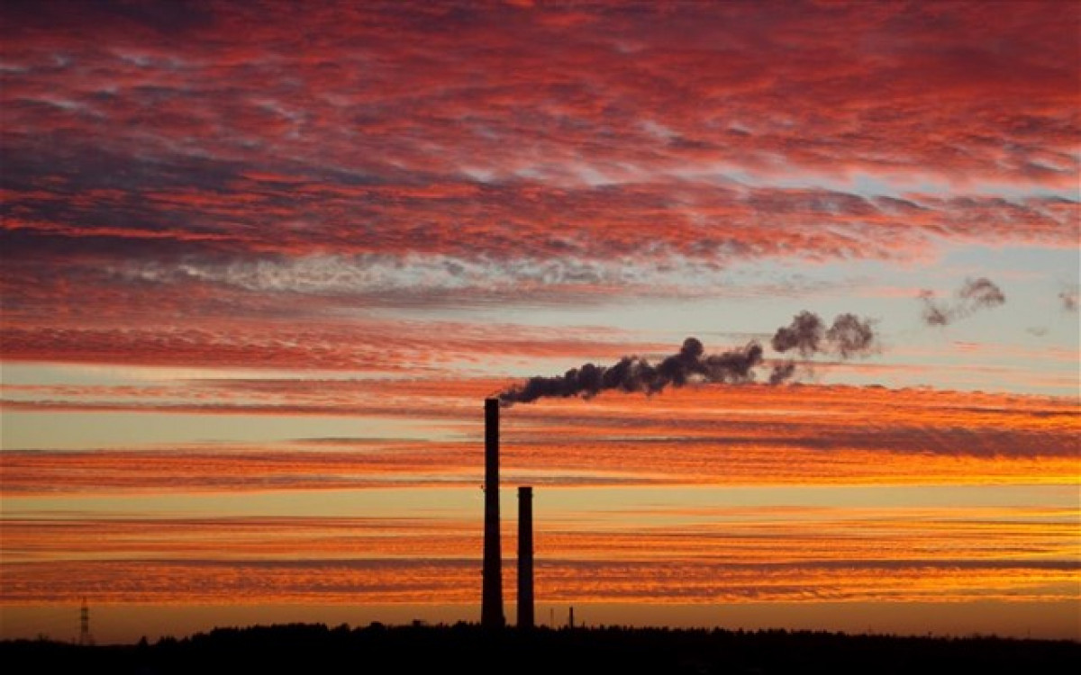 Παρέμβαση της ΡΑΕ στη ΔΕΗ για τη χρέωση των CO2, έπειτα από τις επιστολές διαμαρτυρίας της ΕΒΙΚΕΝ