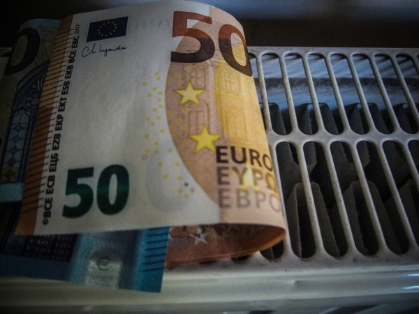 Πώς θα δοθεί η επιδότηση έως 800 ευρώ για θέρμανση με ρεύμα