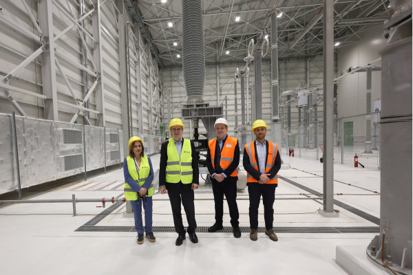 Τον Σταθμό Μετατροπής της ηλεκτρικής διασύνδεσης Κρήτης–Αττικής στη Δαμάστα Ηρακλείου, επισκέφθηκε ο Κωστής Χατζηδάκης