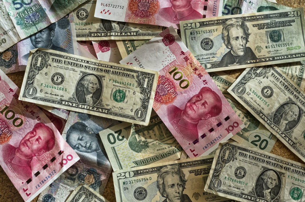 Γιάννης Τριήρης: Σκληρή μάχη δολαρίου και «κινεζορωσικού» νομίσματος - Στο περιθώριο το ευρώ