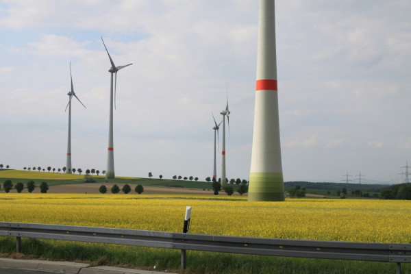 Ηλεκτροπαραγωγή: Ιστορικό υψηλό δεκαετίας για τις ΑΠΕ αλλά και εκτόξευση των περικοπών