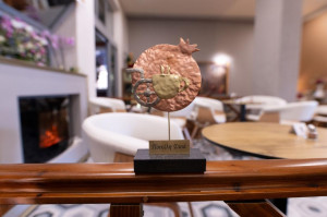 Στηρίζουμε το πρώτο κοινωνικό καφενείο με εργαζόμενους ΑμεΑ στο Θριάσιο