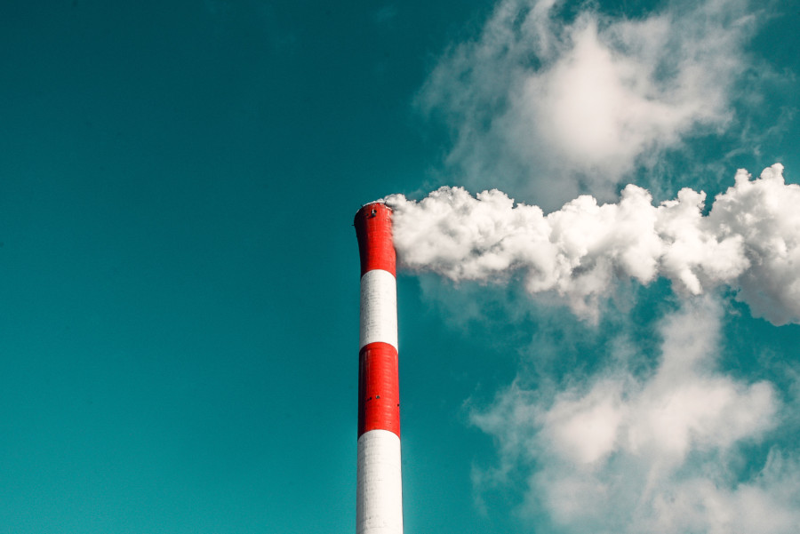 Nέο ρεκόρ κατέγραψαν το 2023 οι παγκόσμιες εκπομπές διοξειδίου του άνθρακα που συνδέονται με την ενέργεια