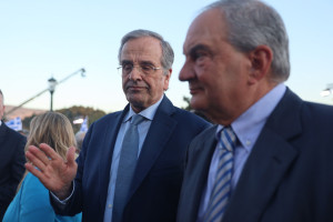 Καραμανλής και Σαμαράς VS Μητσοτάκη: «Κλειδί» η παρουσία των βουλευτών