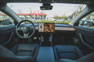 Tesla: 947.000 οχήματα κατασκευάστηκαν στο Gigafactory της Σανγκάης το 2023