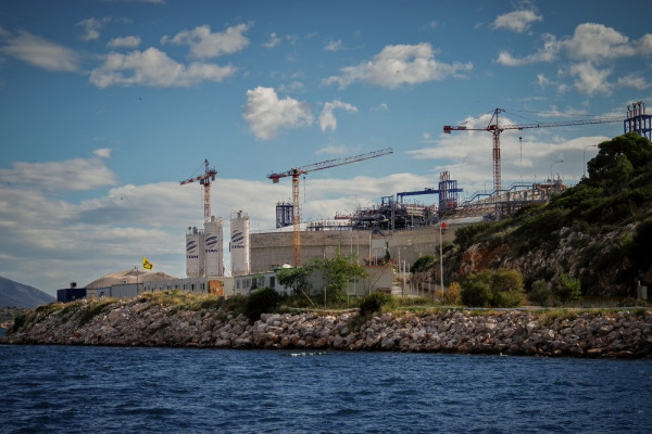 Πρεμιέρα για την πλωτή δεξαμενή υγροποιημένου φυσικού αερίου της Ρεβυθούσας