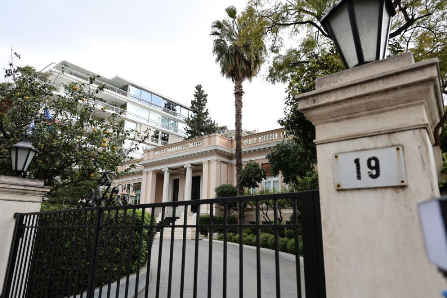 Σύσκεψη υπό τον πρωθυπουργό για την κατάσταση στην ελληνική αγορά