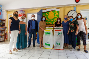 Περιφέρεια Αττικής: Παράδοση κάδων εσωτερικής ανακύκλωσης σε νηπιαγωγεία του Δήμου Παπάγου Χολαργού