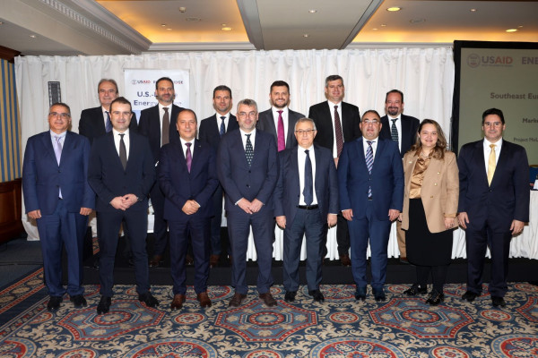 Μνημόνιο Συνεργασίας για τη σύζευξη των αγορών ηλεκτρικής ενέργειας υπέγραψαν Βαλκανικές χώρες στην Αθήνα