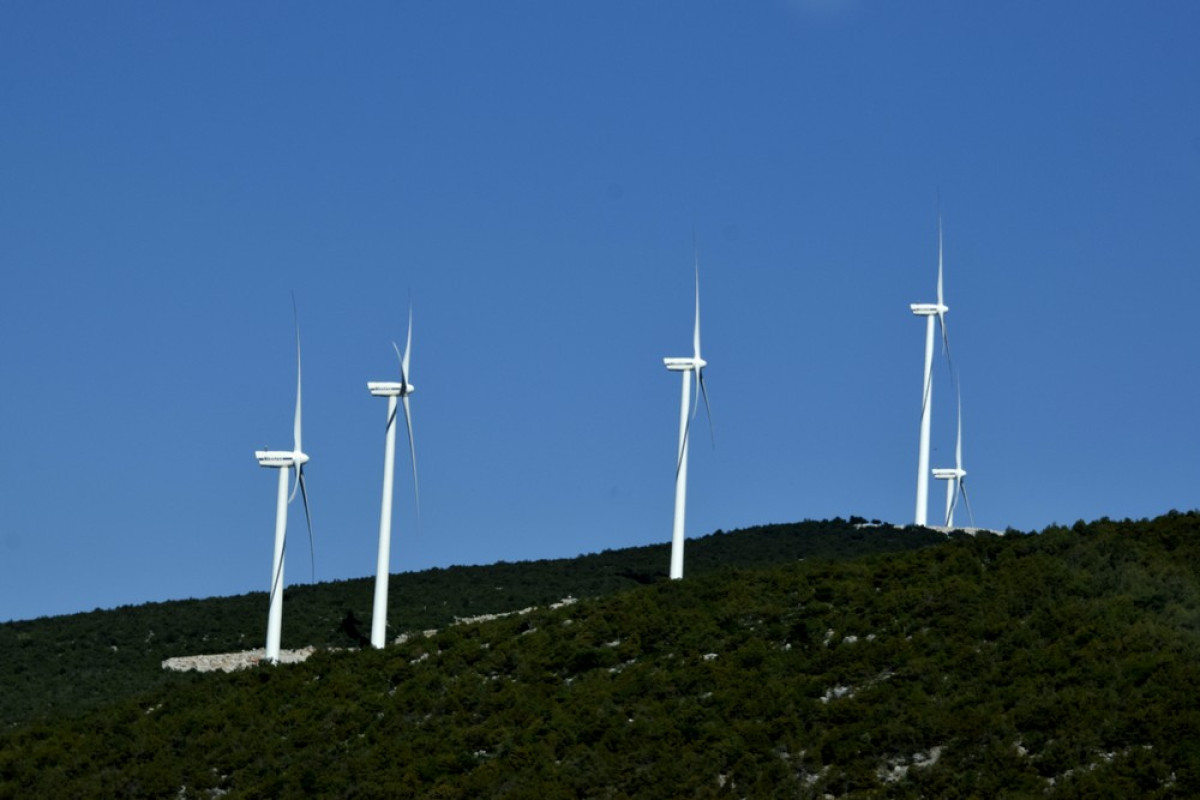 ΑΔΜΗΕ: Πώς μπορεί η Κρήτη να «σηκώσει» έργα ΑΠΕ συνολικής ισχύος 2.100-2.200 MW