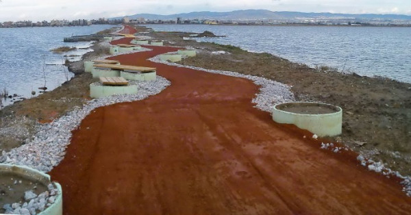 Η Περιφέρεια Κεντρικής Μακεδονίας σε συνεργασία με την ΕΥΑΘ ΑΕ και εθελοντές αναμορφώνουν τον «Κόκκινο Δρόμο» στο Καλοχώρι