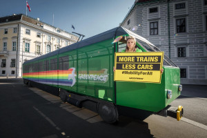 Greenpeace: Το 56% των Ευρωπαίων δηλώνει ότι δεν έχει πρόσβαση στα δημόσια μέσα μαζικής μεταφοράς, σύμφωνα με νέα μελέτη
