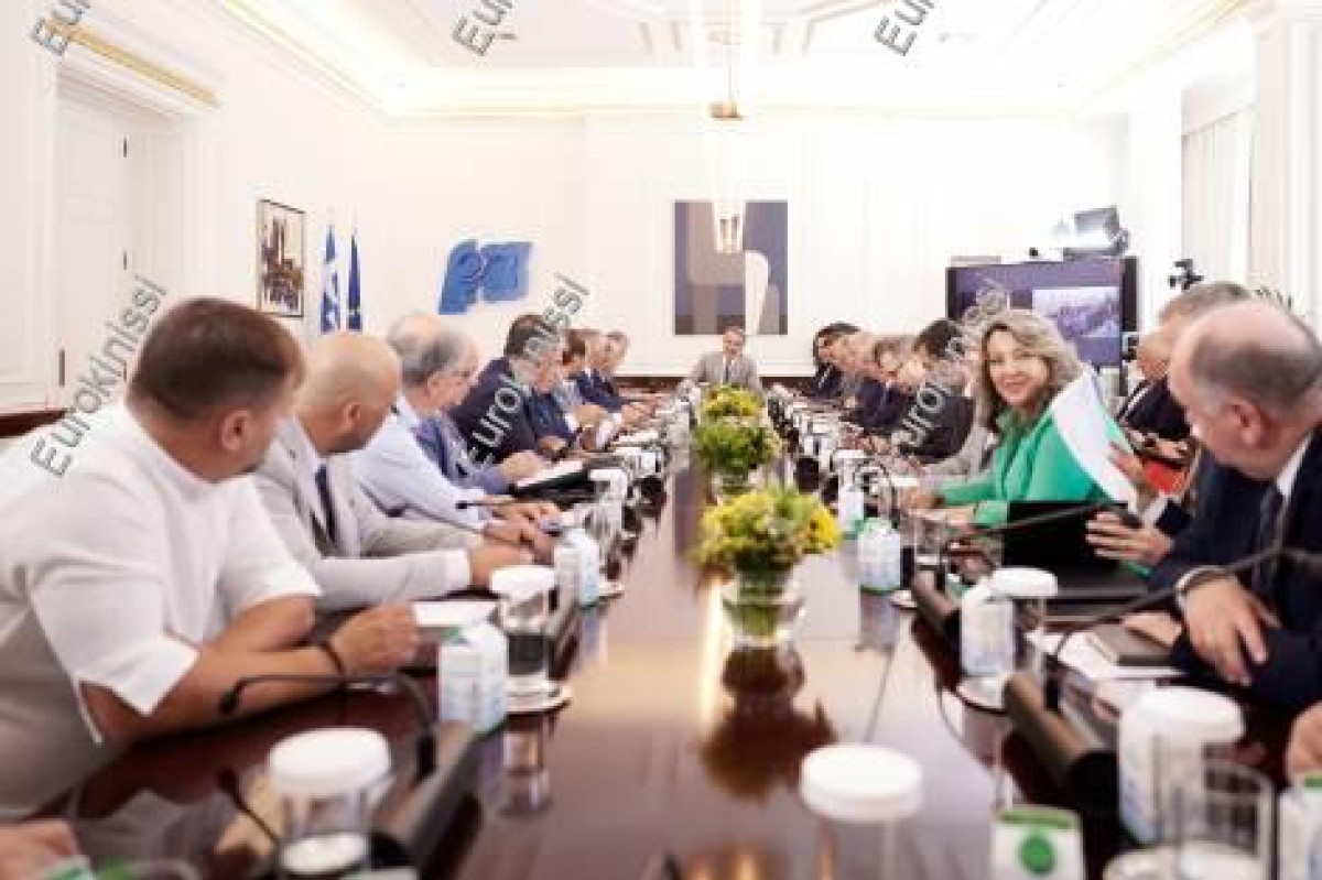 Με δημάρχους των περιφερειακών ενοτήτων της Δυτικής Μακεδονίας και τον περιφερειάρχη Γιώργο Αμανατίδη συναντήθηκε ο πρωθυπουργός Κυριάκος Μητσοτάκης.