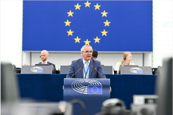 Γιάννης Μανιάτης: Γιατί δεν έχουν ακόμα αναθέσει τη μελέτη για το καλώδιο;