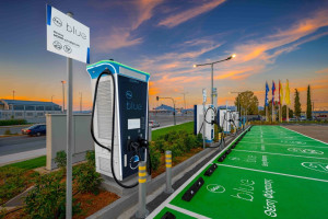 ΔΕΗ blue: Στην Πάτρα το πιο ισχυρό Hub φόρτισης της Ελλάδας με συνολικής ισχύος 1,2 MW