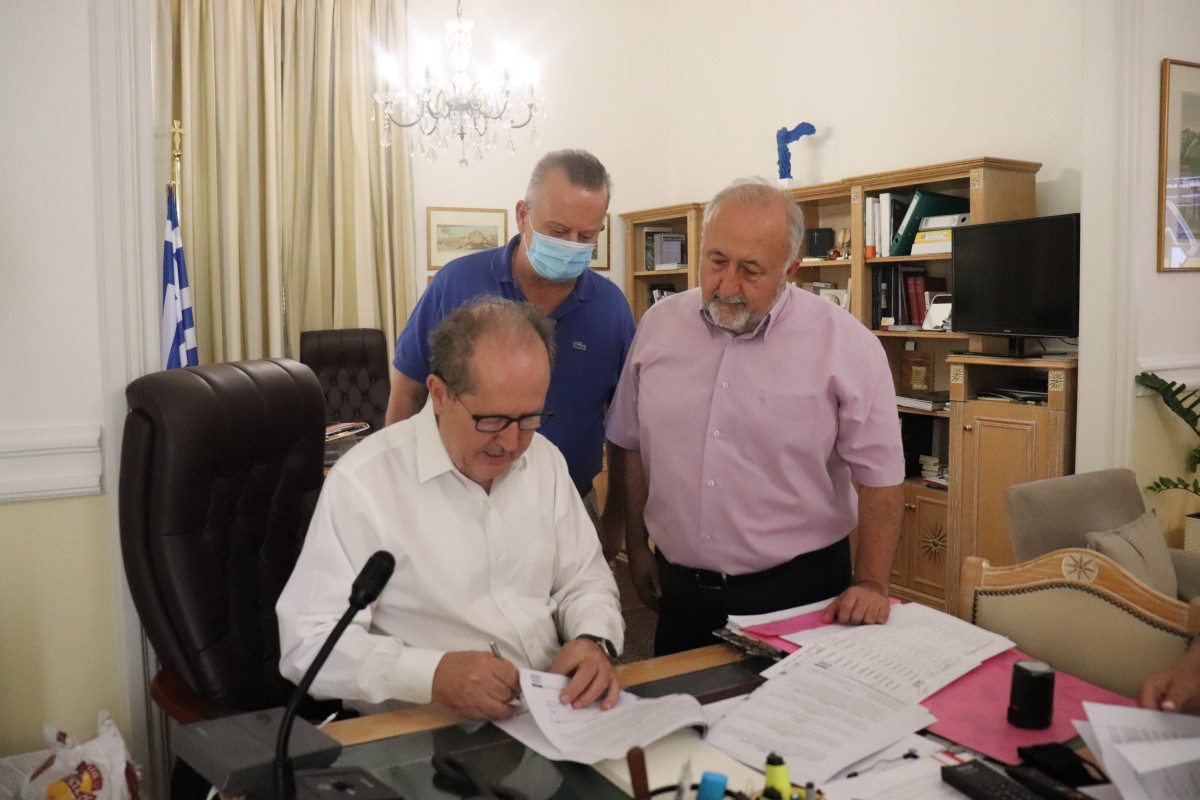 Προγραμματική σύμβαση 2, 7 εκ ευρώ για την ενεργειακή αναβάθμιση του Παναρκαδικού Νοσοκομείου υπέγραψε ο περιφερειάρχης Πελοποννήσου Π. Νίκας