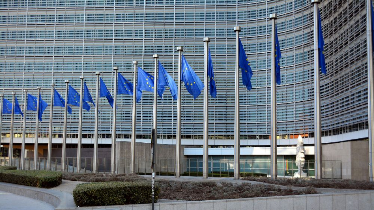 Κομισιόν: Τα ορόσημα για την κατάργηση των ρωσικών ορυκτών καυσίμων