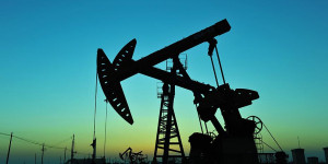 Απώλειες για το πετρέλαιο την πρώτη μέρα του Φθινοπώρου, με το βλέμμα των επενδυτών στραμμένο στον ΟΠΕΚ