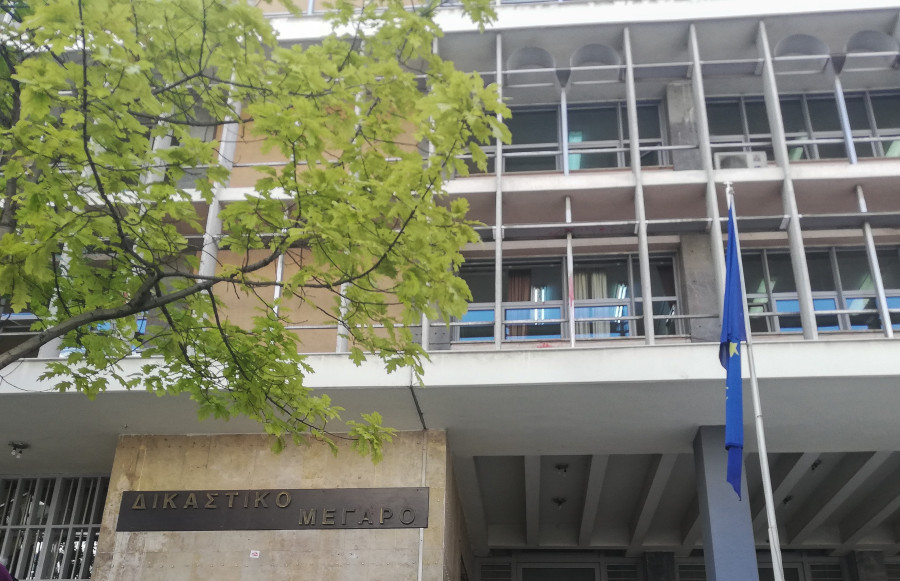 Στον ανακριτή οι 5 συλληφθέντες για τις ρευματοκλοπές