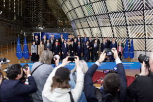 Γιάννης Τριήρης: Οι Βρυξέλλες φλέγονται μεταφορικά και πραγματικά