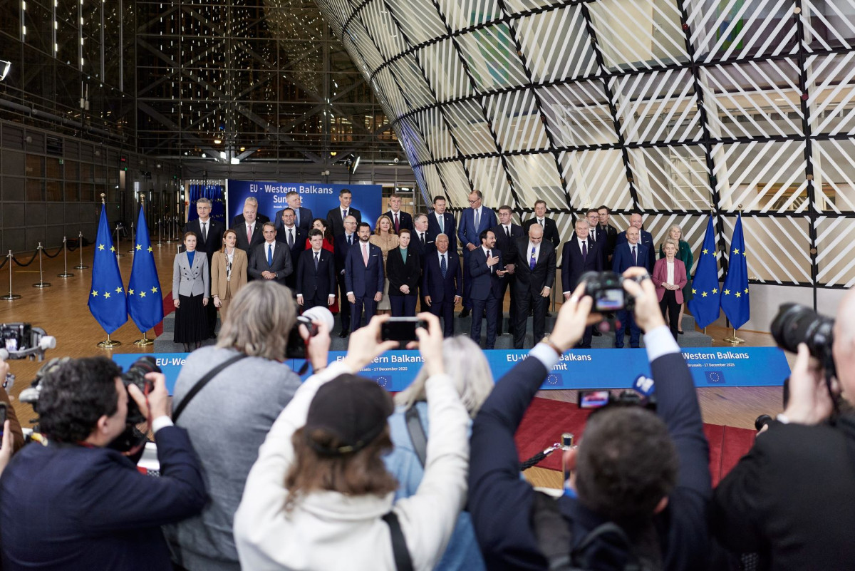 Γιάννης Τριήρης: Οι Βρυξέλλες φλέγονται μεταφορικά και πραγματικά