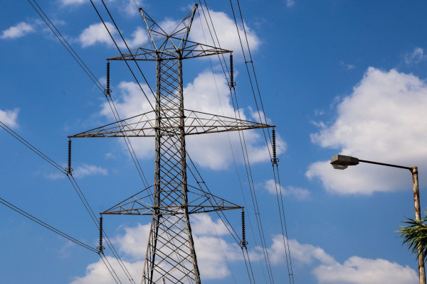Ρεύμα: Στη μέγγενη η εξαγγελία για μείωση 30% – Αέριο και πετρέλαιο αλλάζουν την εξίσωση