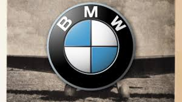 BMW: Ανακοίνωσε τη χρήση κυψελών μπαταρίας προερχόμενες από ΑΠΕ